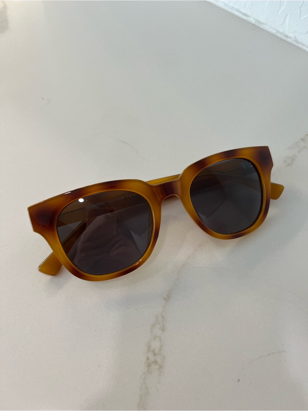 Bondiblu Tortoiseshell Rounded Sunglasses - Amber Brown Frames
